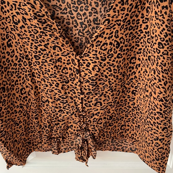 H&M animal print blouse - Picture 2 of 2